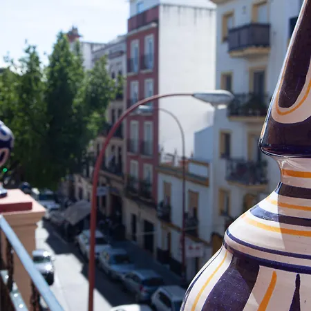 Guest house Noches De Triana 2*