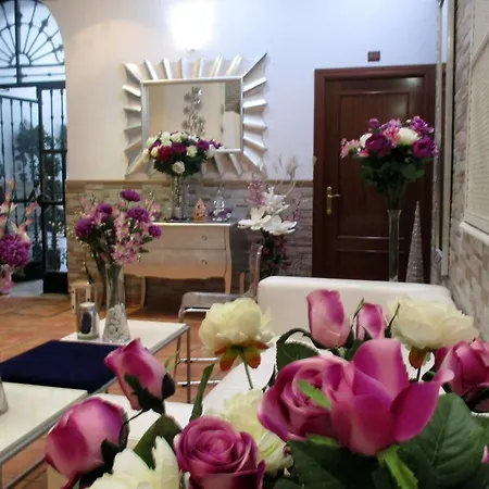 Noches De Triana Guest house 2*